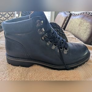 COPY - Tommy Hilfiger boots.